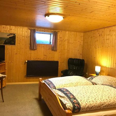 Schoenes Kellerzimmer Mit Bad Appartement Mittelangeln Buitenkant foto